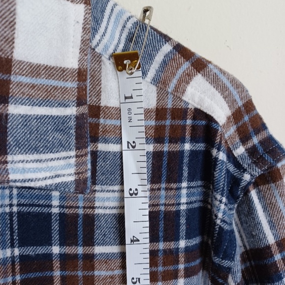 Men's beautiful tan plaid shirt. Size small. - Picture 6 of 14